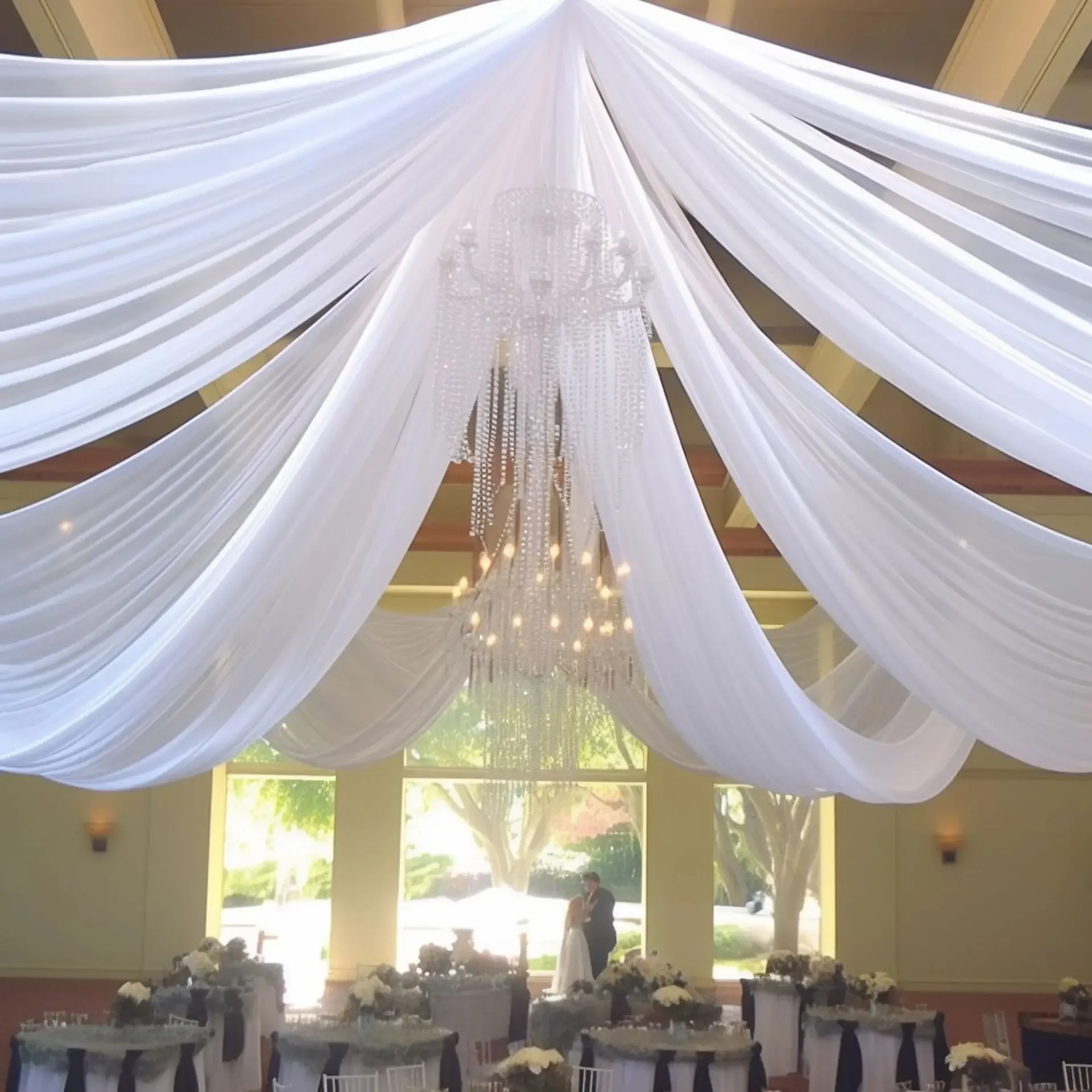 Weißes Hochzeitskleid, Deckenv – Wedding Ceremony Supply Bewertung und Preis